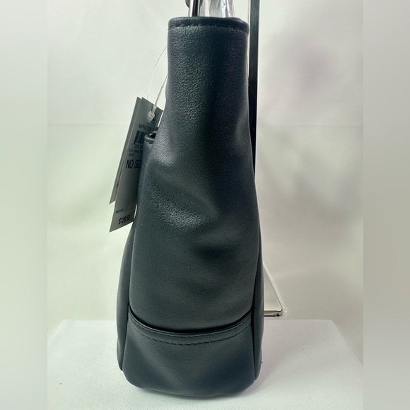 NEW GIANNI BERNINI BLACK LEATHER NAPPA TOTE - Picture 4 of 10